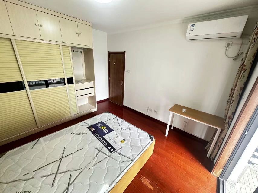 合租/安粮城市广场、主卧带阳台、近地铁、精品单间出租、民水民