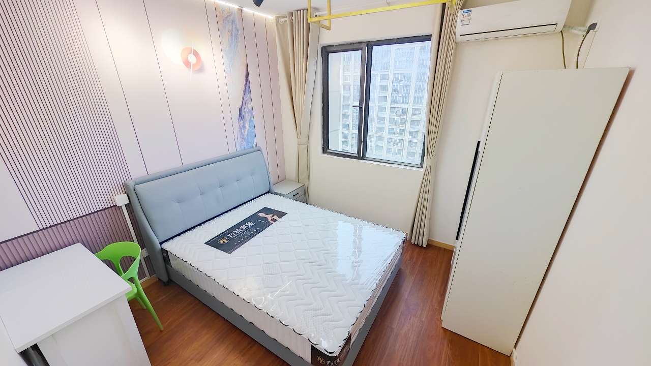 天鹅湖东地铁口（百利中心蔚蓝商务港）精装修找室友）可短租月付