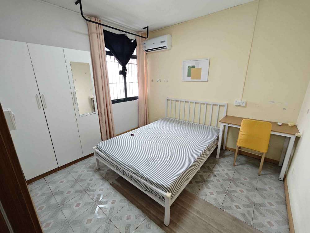 没有中介费，科大东区东门，南园新村，百脑汇旁边，出门地铁口。