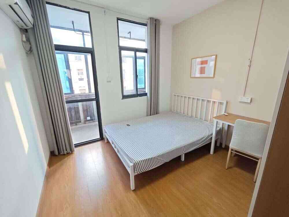 主卧带阳台，烟草公司宿舍小区，旁边就是九华国际写字楼，漫乐城