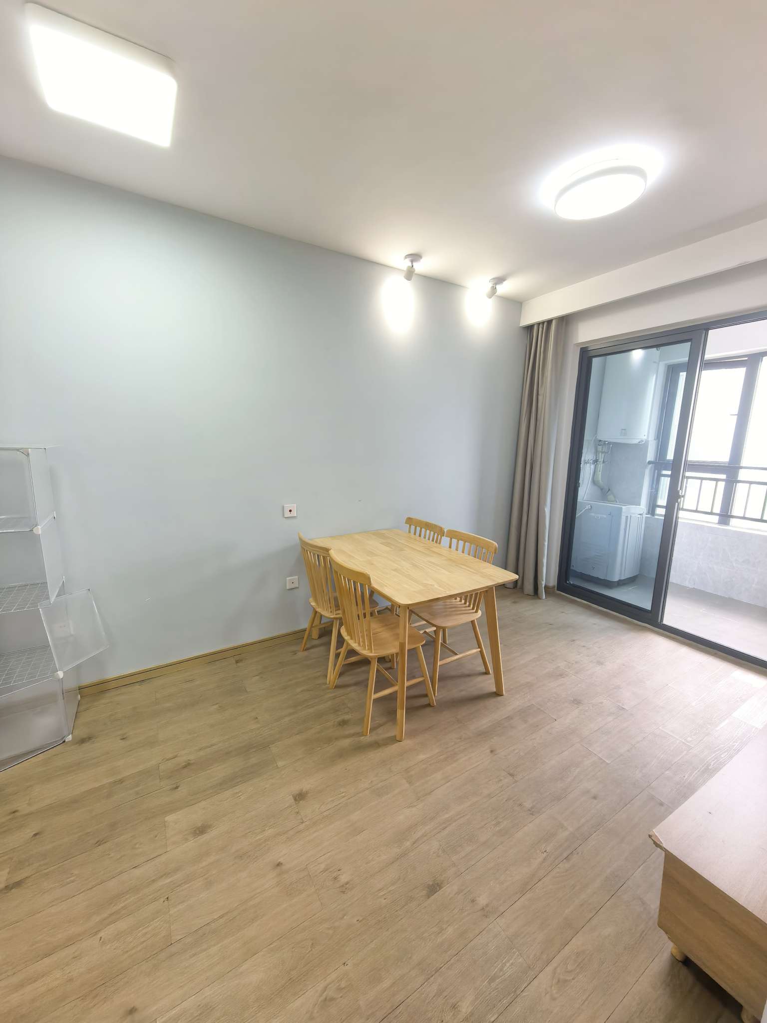 新站广场陶冲湖整租一室一厅一厨一卫一阳台