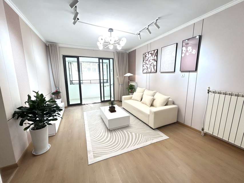 近寿春中学。精装3居室，家电齐全，随时看房，拎包入住，近菜市