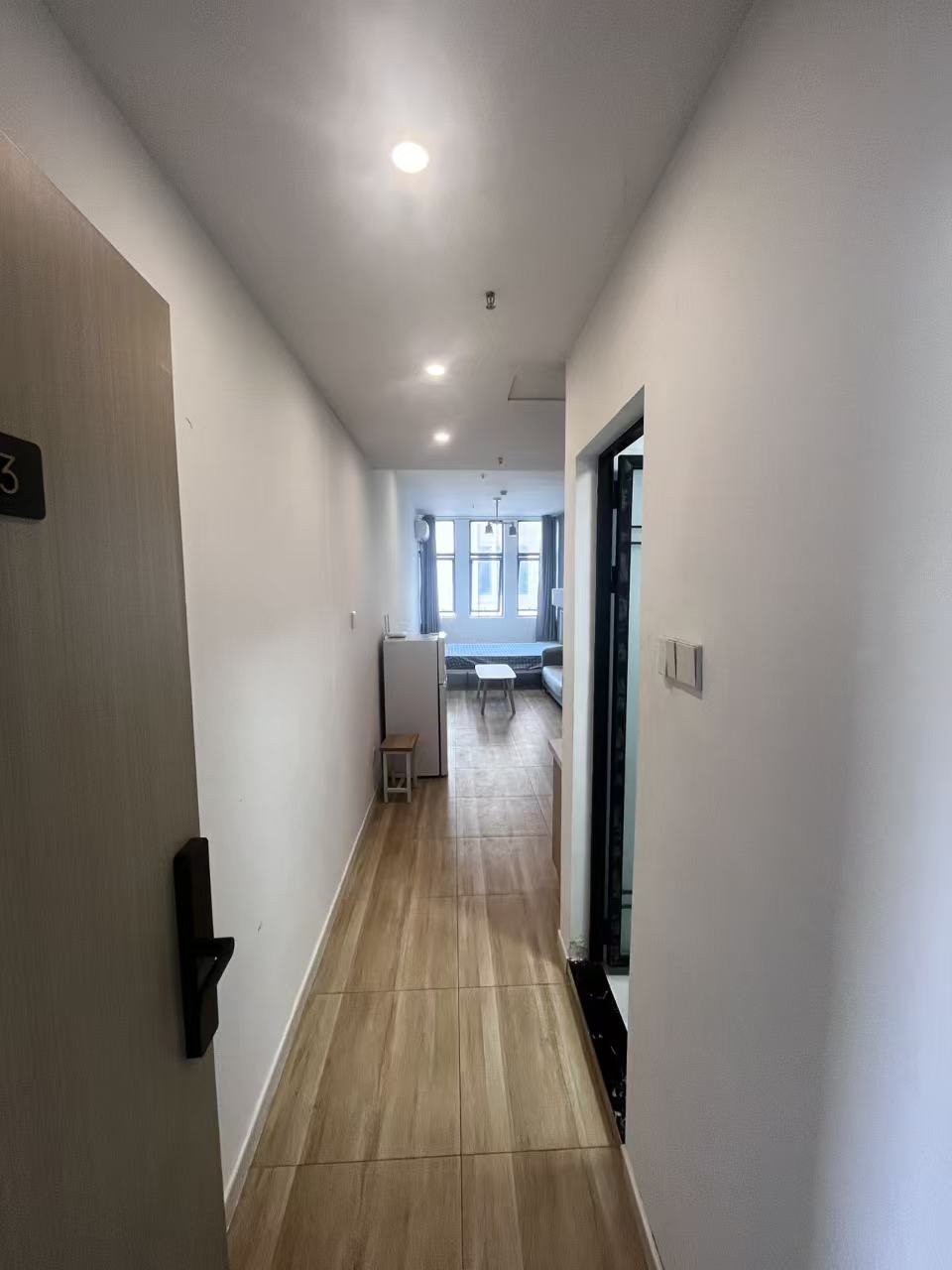陶冲湖公园周边住房，多路公交，押一付一灵活短租