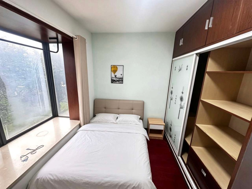 洪岗路地铁口华地学府名都多种单间出租拎包入住