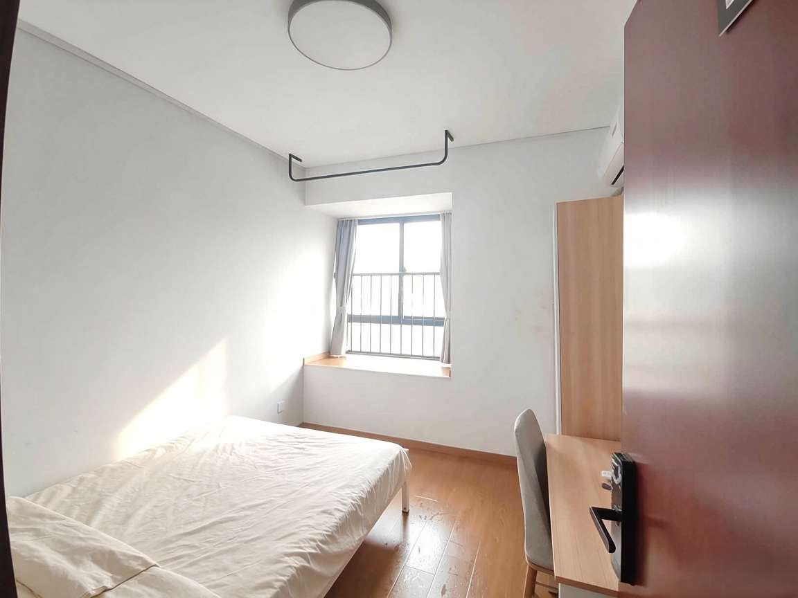 秋实苑两室合租 主卧朝南 近绿地中心 儿童医院 拎包入住