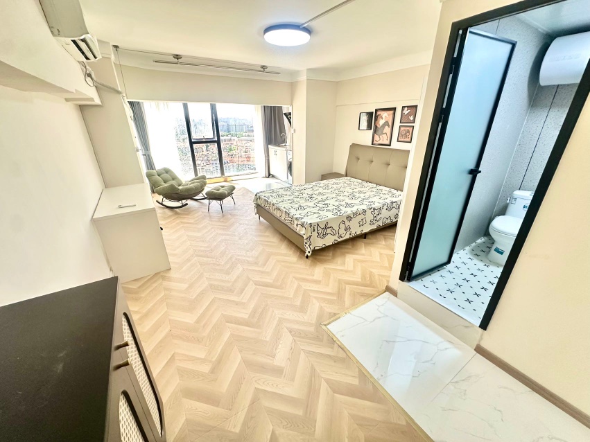 朝南一室大阳台可月付