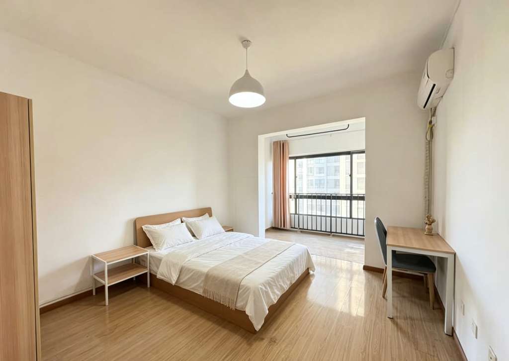 天玥中心三室合租 主卧带阳台 独立电表 拎包入住