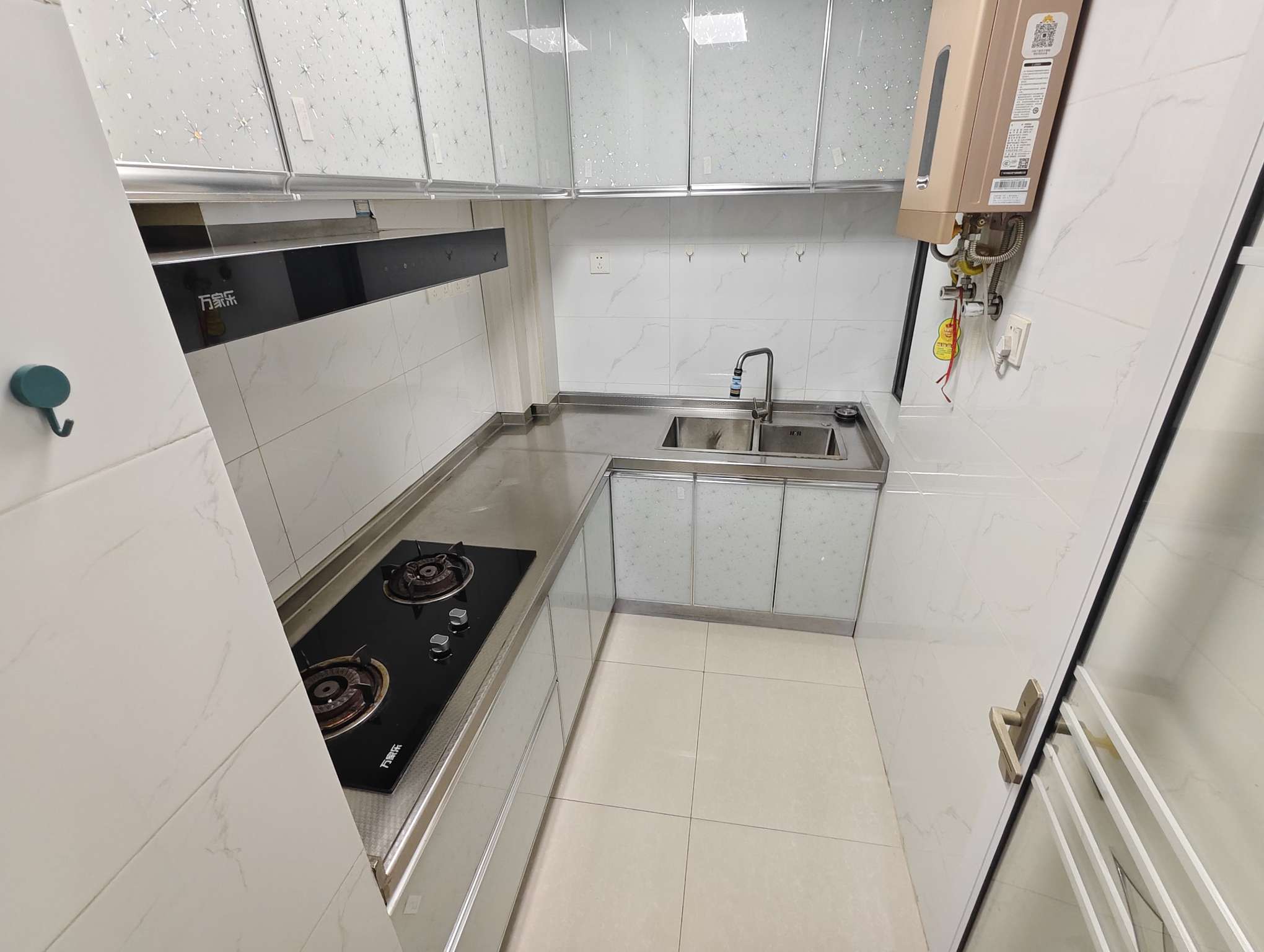 南岗慧园E区两室一厅现房！家具家电齐全，拎包入住