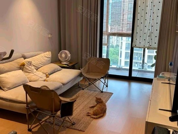 中环城国际公寓精装一室 押一付一 可短租 随时看房 拎包入住