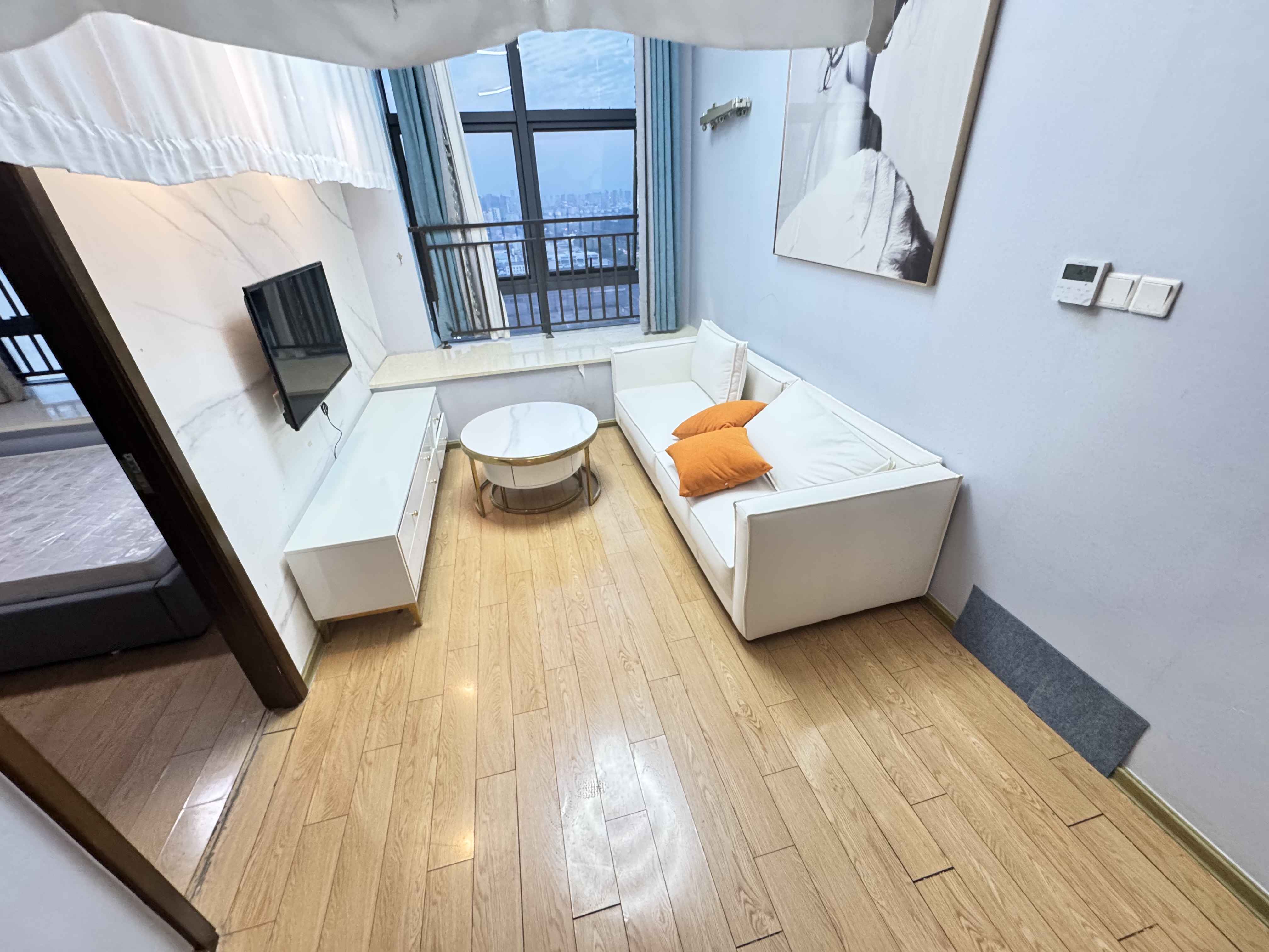 复式loft（现房实拍）汇景城市中心（拎包入住）民用水电