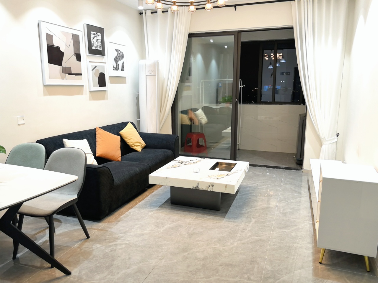 绿地中心旁藏郢新苑两室一厅精装修 通燃气 民用水电 拎包入住