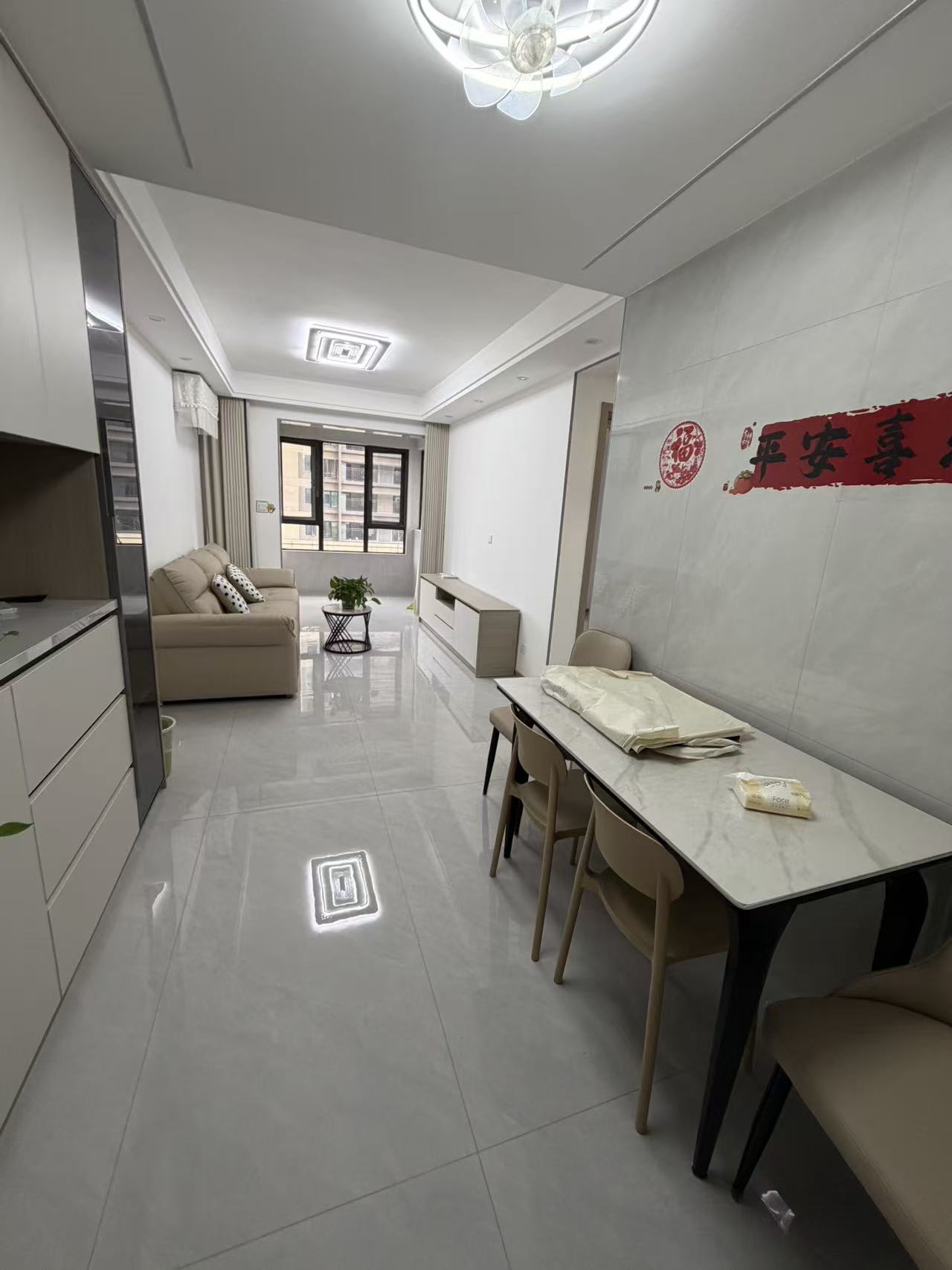 锦绣坪塘精装两房，户型方正采光好，家具齐全拎包入住