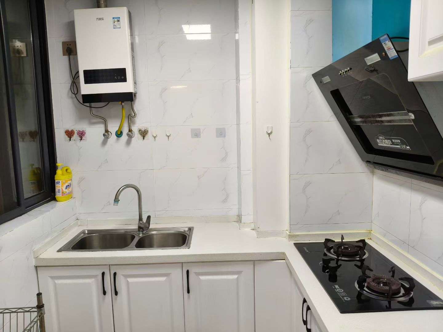 南岗畅园一室一厅，房东自住装修，家具家电齐全。