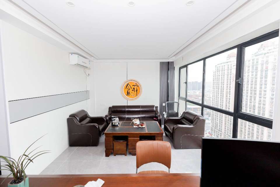 经典华城 一室一厅家具可培 随时可看楼下地铁口