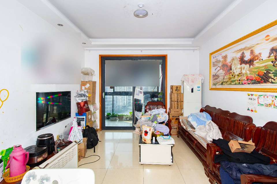 东华园三室两厅一厨一卫房东诚心租随时可以看房