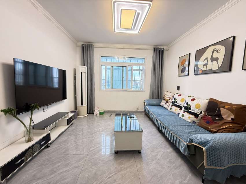 京福花园米兰苑精装两全屋瓷砖通铺定制衣柜 民用水电拎包入住