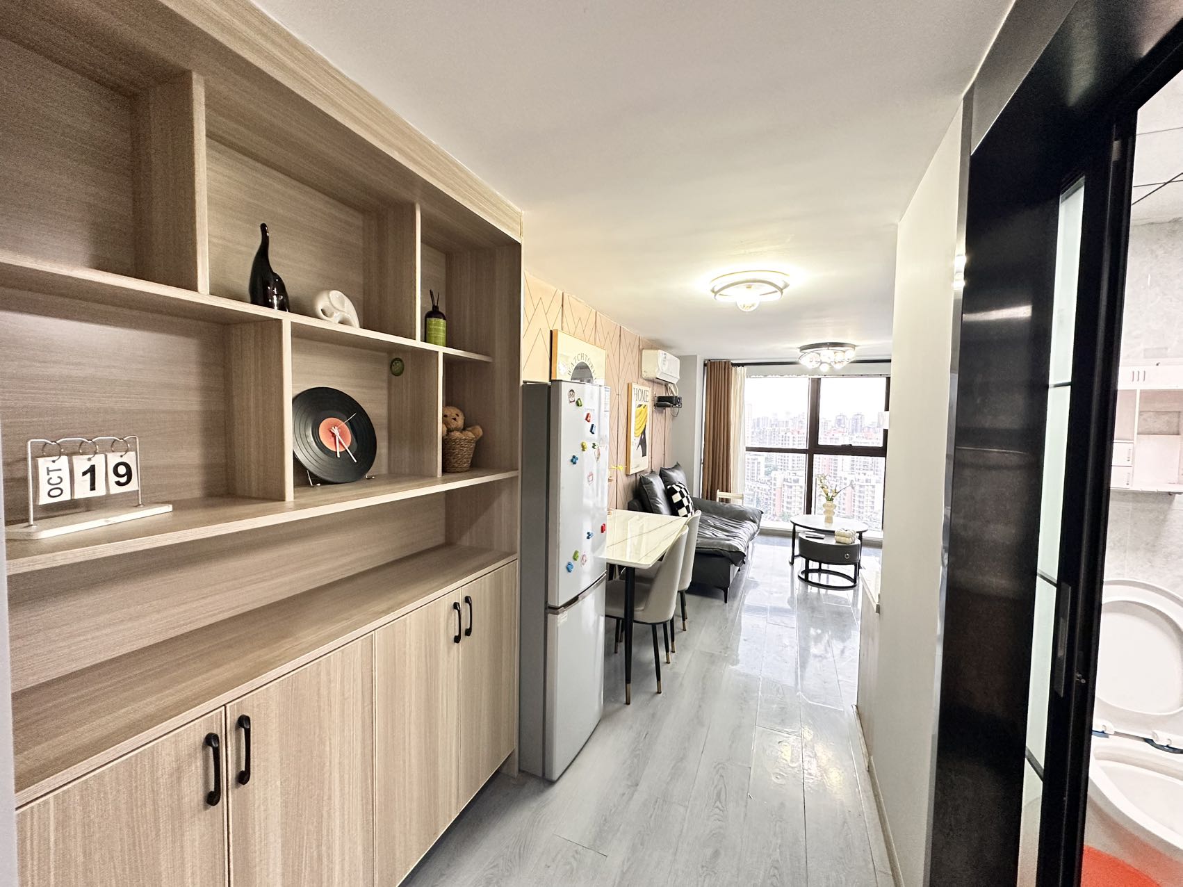 随时看房 大众时代之光loft精装一室 家具齐全 拎包入住