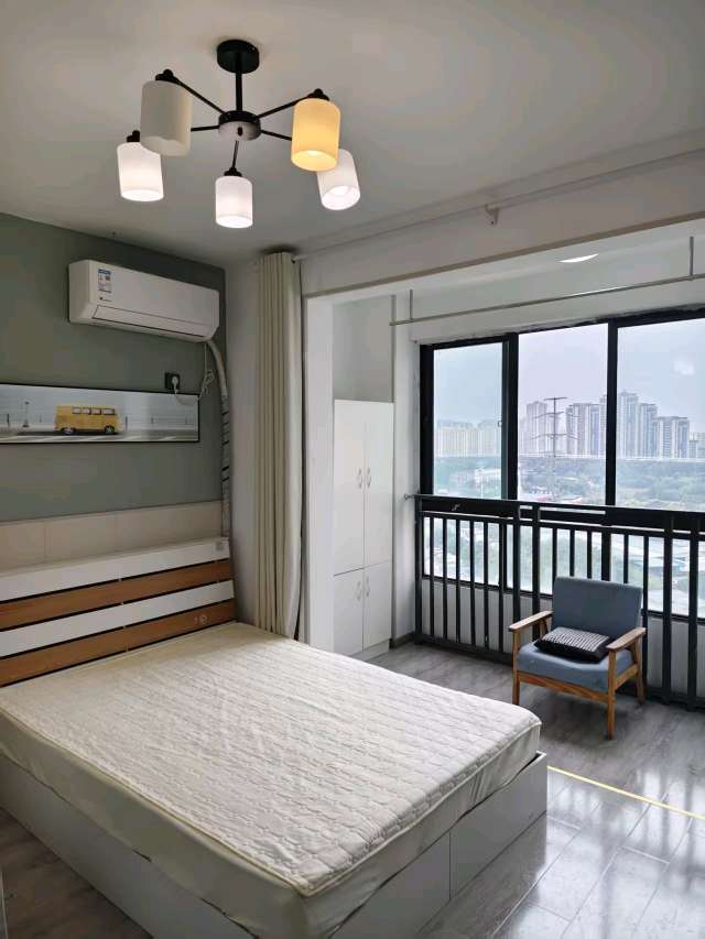 星隆小区 精装一室阳台房 星隆购物广场 绿地瀛海 金中环
