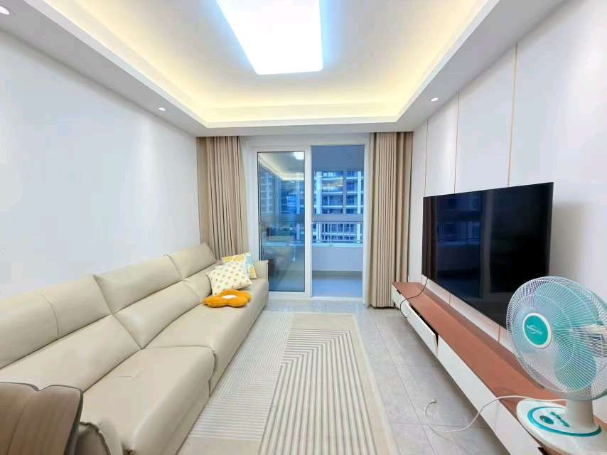 听悦湾精装3室，房东自住装修，户型正采光好