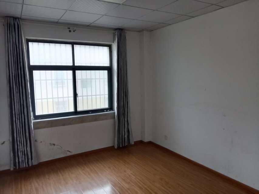 出租新桥机场附近高刘富春园小区三室两厅拎包入住
