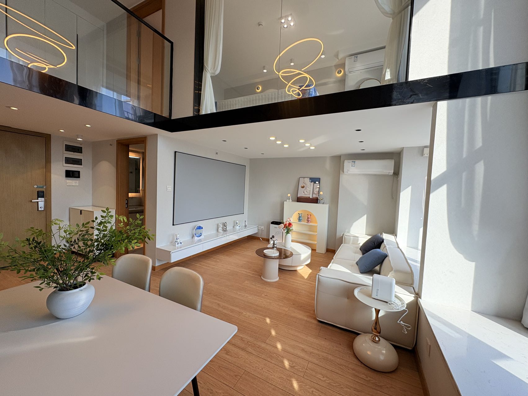 整租/政务壹号loft，天鹅湖，政务东，安粮loft