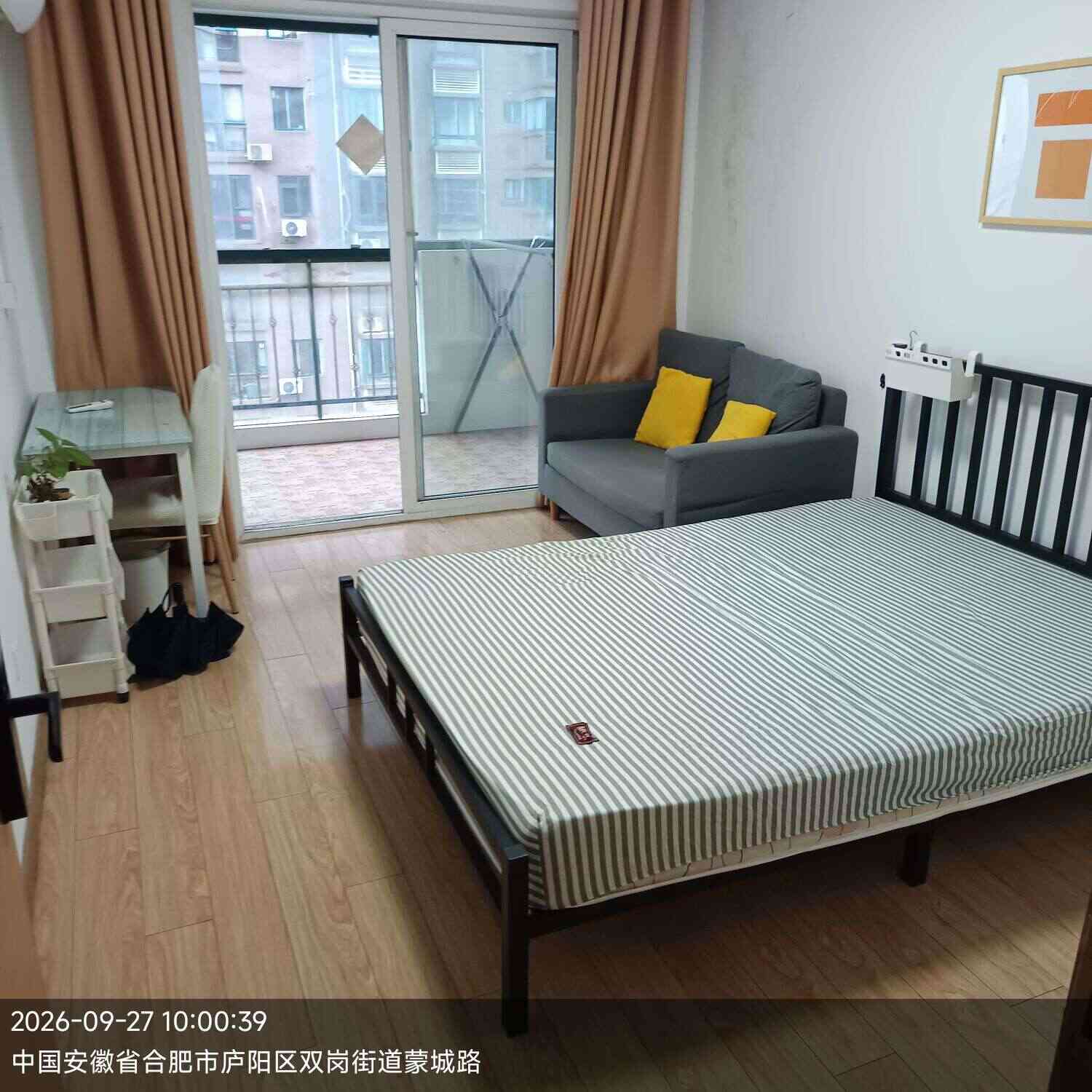 直租无中介费 押一付一 拎包入住 民水民电通燃气