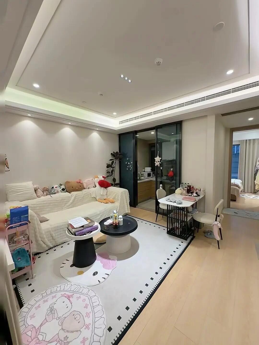 长虹世纪荣廷直租无中介 可短期月付 旁边就是地铁口