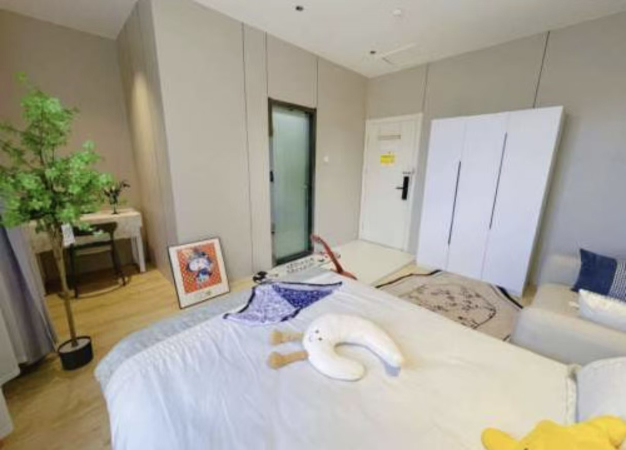 万振城市广场 精装大开间一室 电梯房家电齐全拎包入住